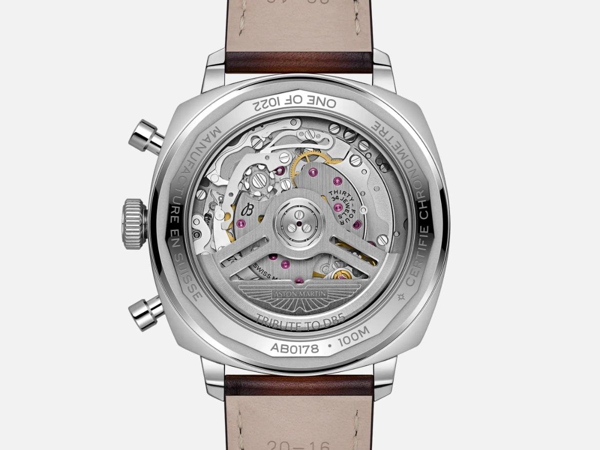 Breitling представила лимитированную коллекцию хронографов Top Time B01 в стиле Aston Martin DB5 картинка Часы Breitling Top Time B01 вышли в серии DB5 | DGL.RU