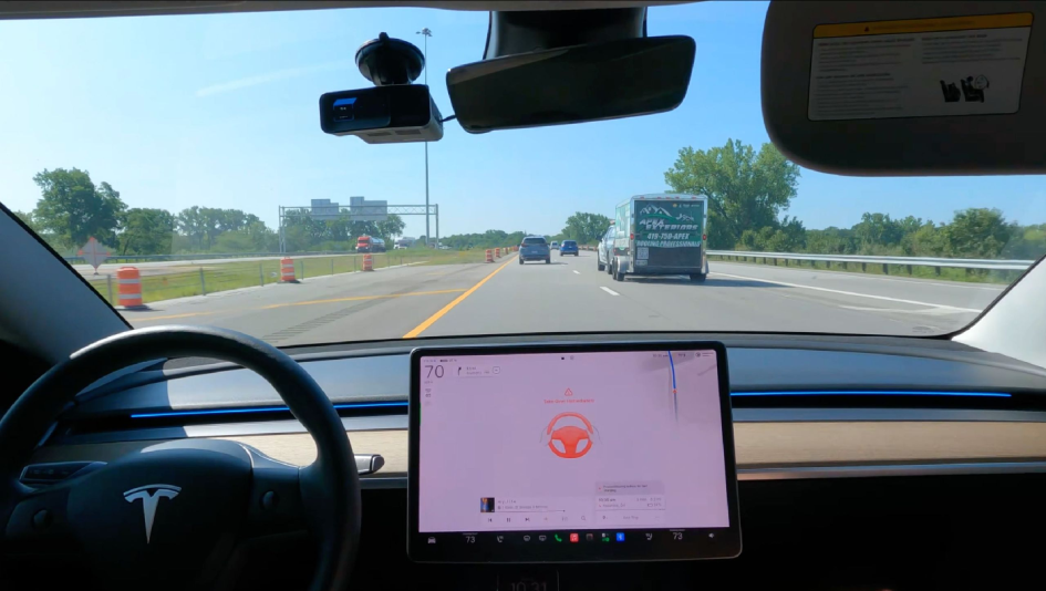 Массовые сбои Tesla HW3 после обновления FSD V14 Lite: что происходит с электроникой
