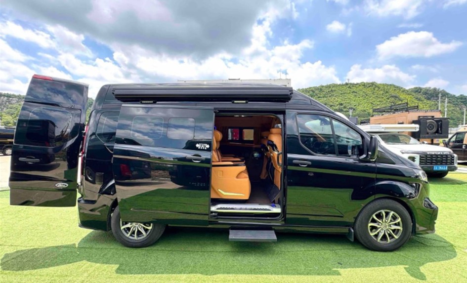 Ford Transit: дизельный автодом с АКПП и пробегом 13 000 км на рынке РФ