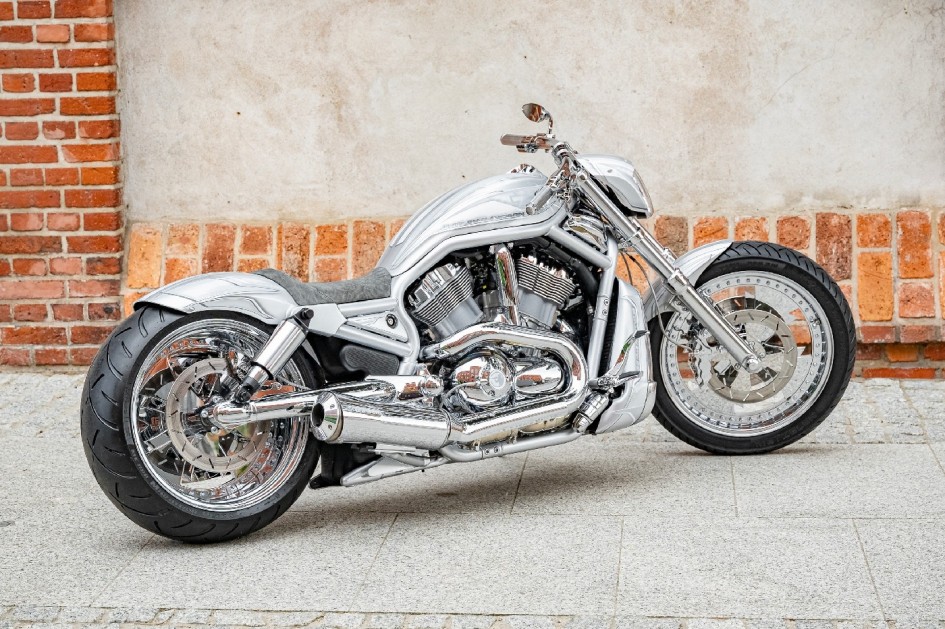 Harley-Davidson Ghost: уникальный V-Rod с экстремальным хромом и серебром