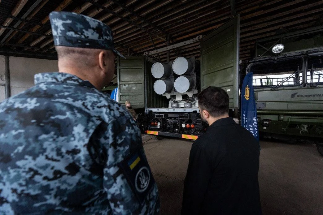 Благодаря опубликованным кадрам с июльских международных учений RIMPAC 2026 можно поближе ознакомиться с характером повреждений больших боевых кораблей после применения различных видов вооружения