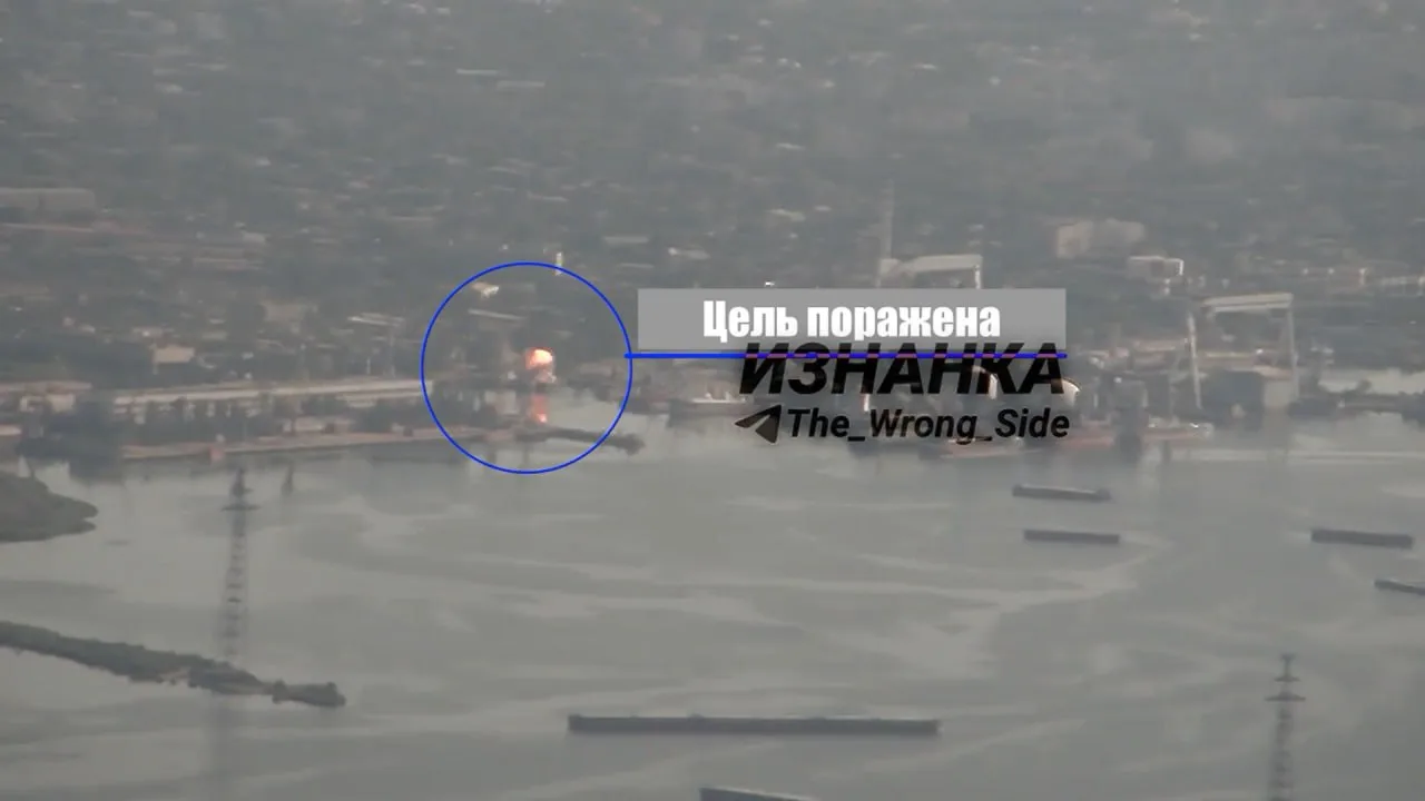 Удары "Герань-4 сикер" по буксирам на территории Черноморского судостроительного завода в Николаевской области