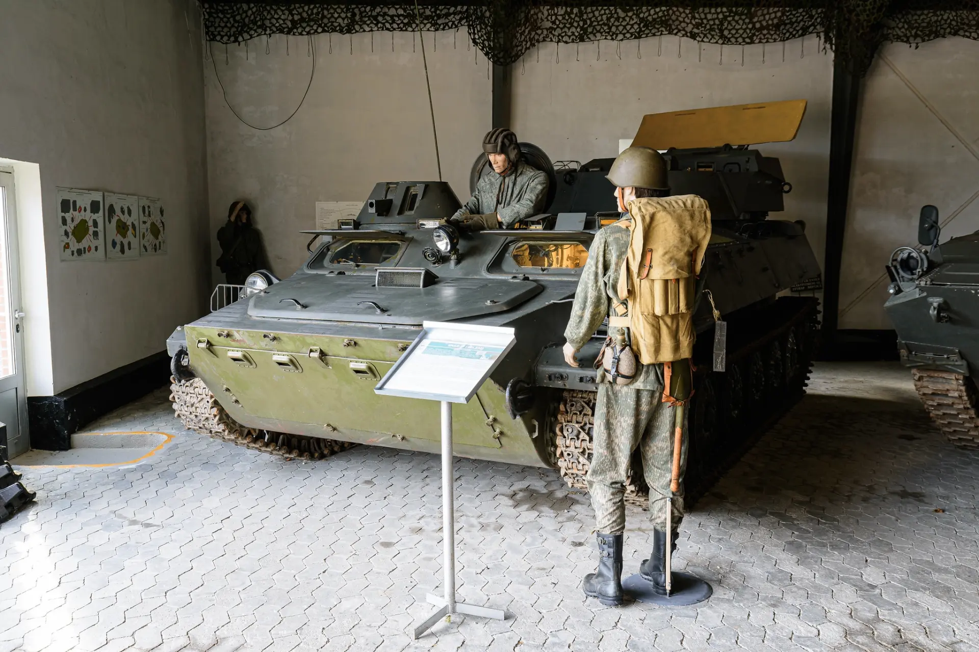 Датский музей Panzermuseum East передал Украине боевую машину пехоты БМП-1 и станцию наземной артиллерийской разведки СНАР-10 из собственных запасов