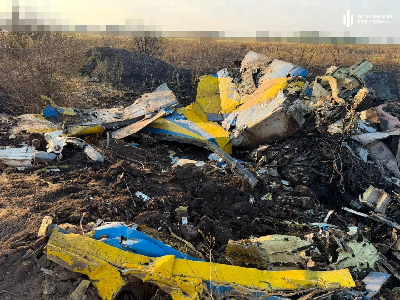 Обломки украинского МиГ-29, разбившегося вчера из-за возгорания авиационной ракеты во время охоты на дроны-камикадзе в Одесской области