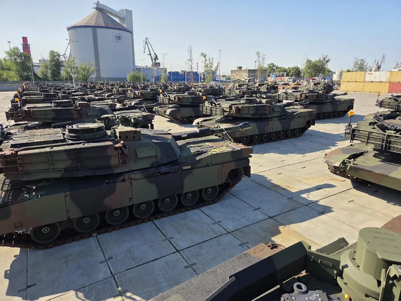 Польша становится главным европейским хабом для американского оружия