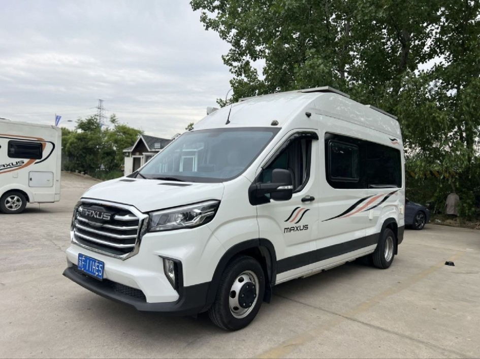 Maxus V90 2023: автодом с дизелем, литиевыми батареями и солнечными панелями