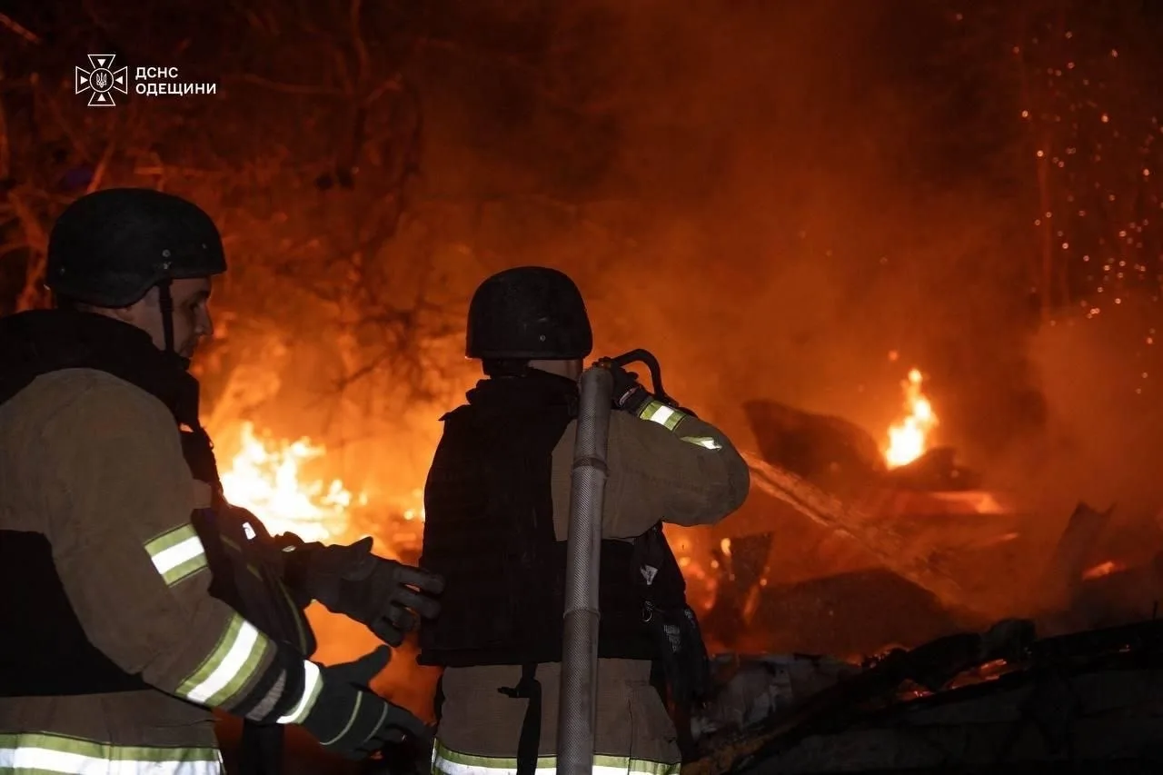 20 взрывов в Одессе и десятки поражённых объектов по всей стране: карта ночных ударов по Украине